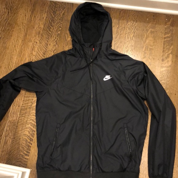 nike zip up windbreaker